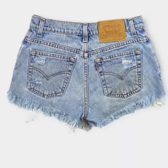Custom Distressed VINTAGE Levi’s 550 Cutoff Shorts - Picture 3 of 10